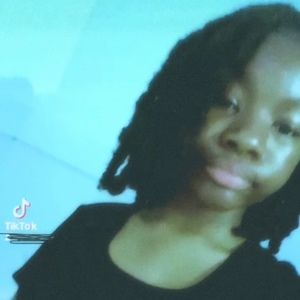 Meet your Posher, Eva